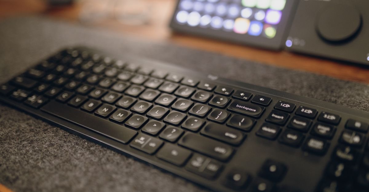 Trådløst tastatur som gjør Kodi-oppsettet av iptv enklere