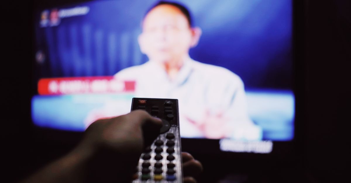 Tv-en klar for installasjonen av IBO Player for iptv i Norge