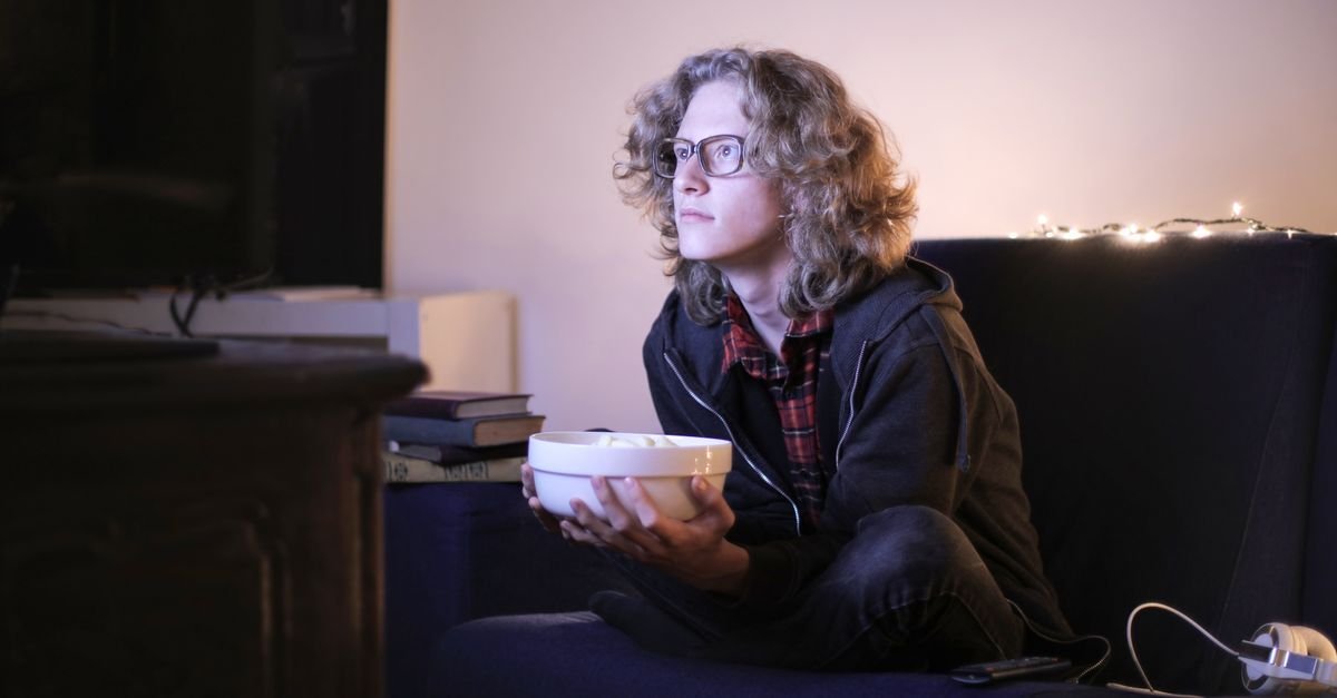 Rolig tv-kveld uten avbrudd takket være stabil iptv