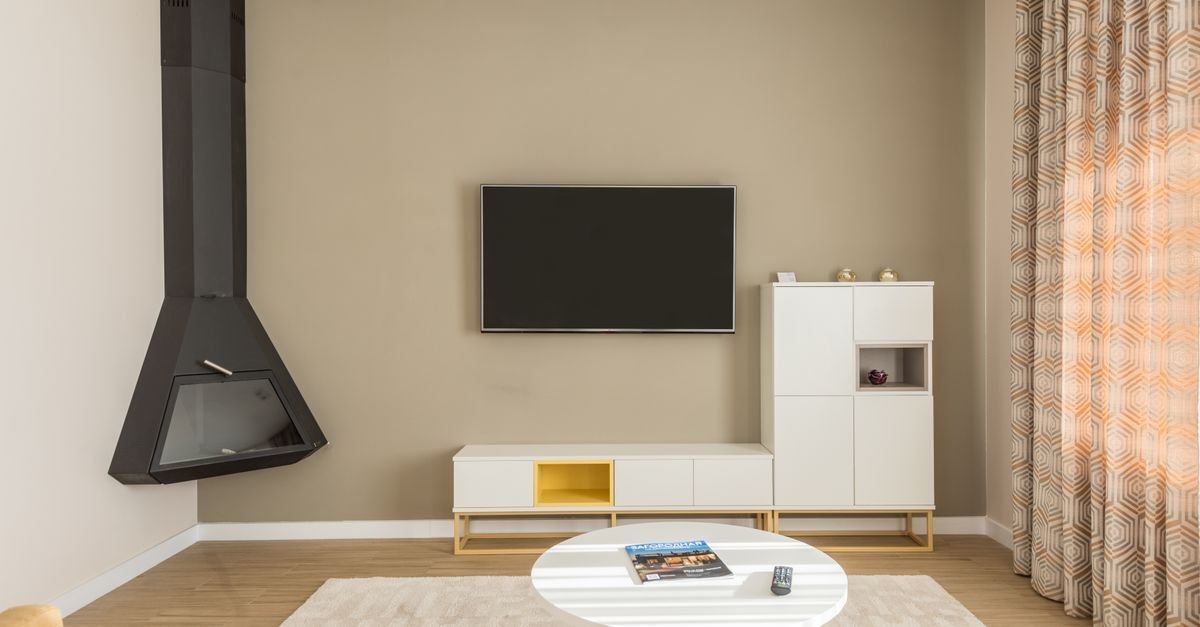 Lekker norsk stue der en god iptv-tjeneste står for underholdningen